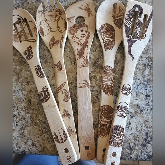 Star Wars wooden spoons set.Friends tv show, Harry Potter, Little Mermaid avail - Picture 1 of 3